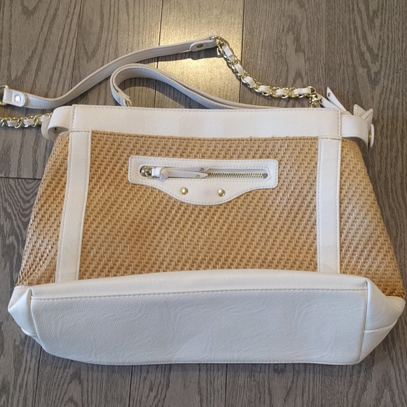 Beautiful bag by Olivia and Joy🌸🍀🍀🍀⭐ - Picture 5 of 8